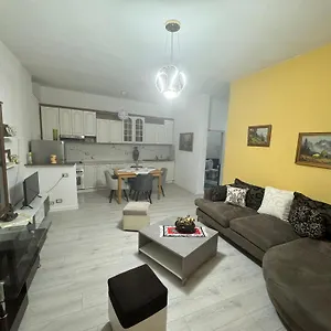 center-of-tirana-apartment.hotels-in-tirana.com/